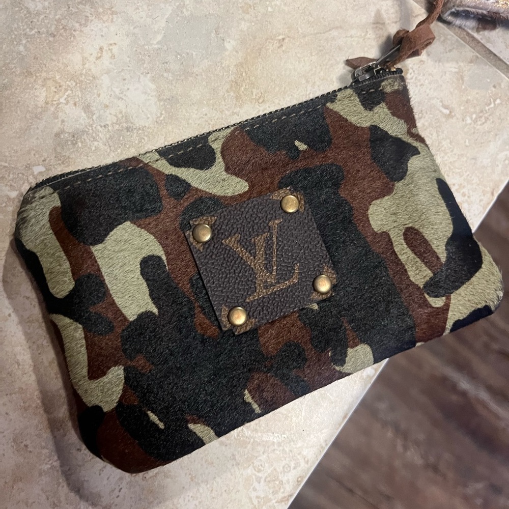 Cowhide/leather coin purse